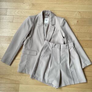Abercrombie & Fitch Blazer and Shorts Set